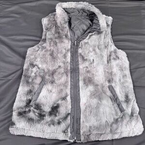 Faux fur reversible vest size large